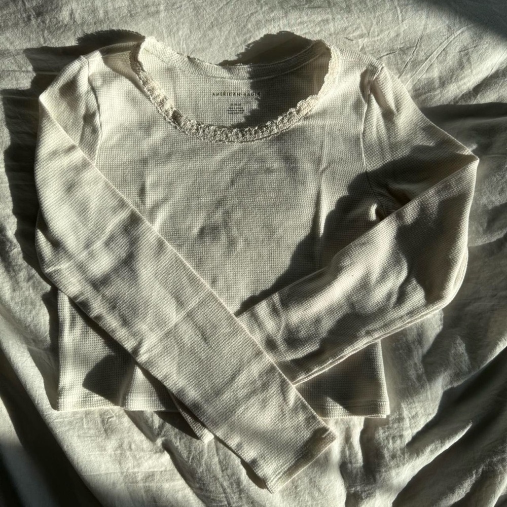American Eagle Outfitters White Long Sleeve Ribbed Sweatshirt with Collar